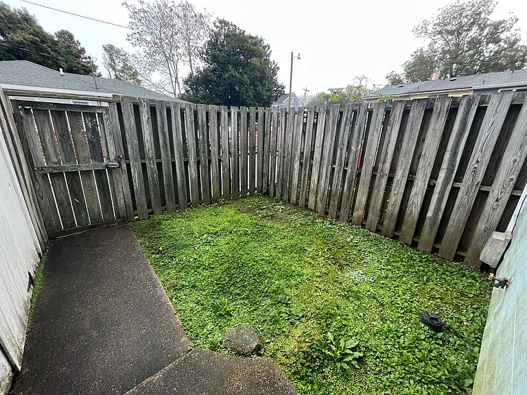 608 W Church St — Photo 2