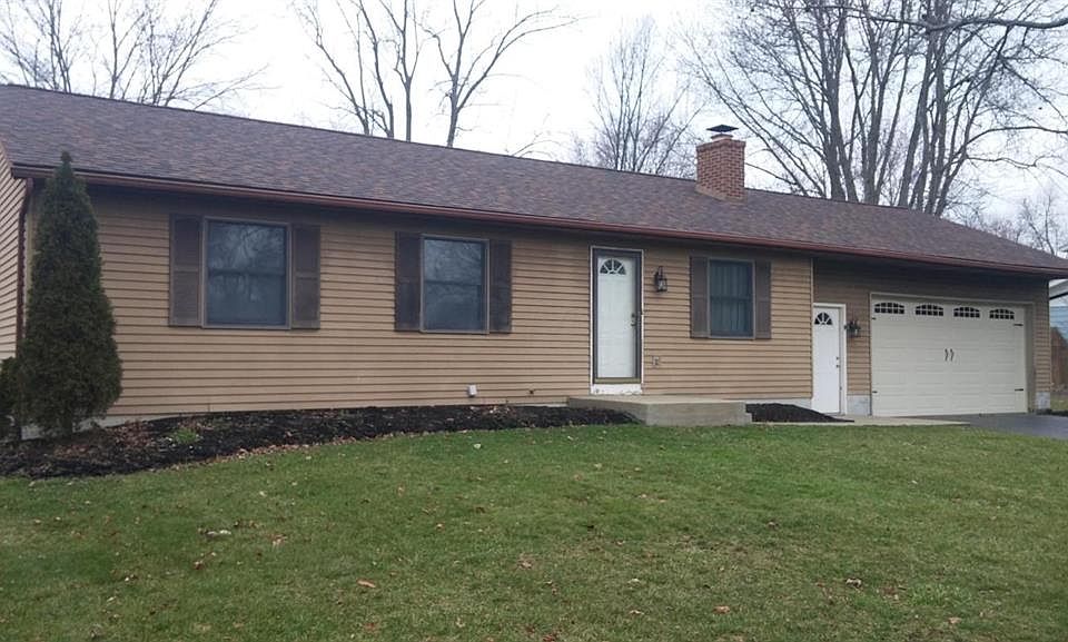 1st image of 407 Pickering Dr