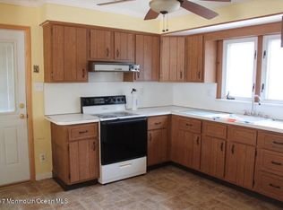 35 Pine Brook Dr, Toms River, NJ 08753