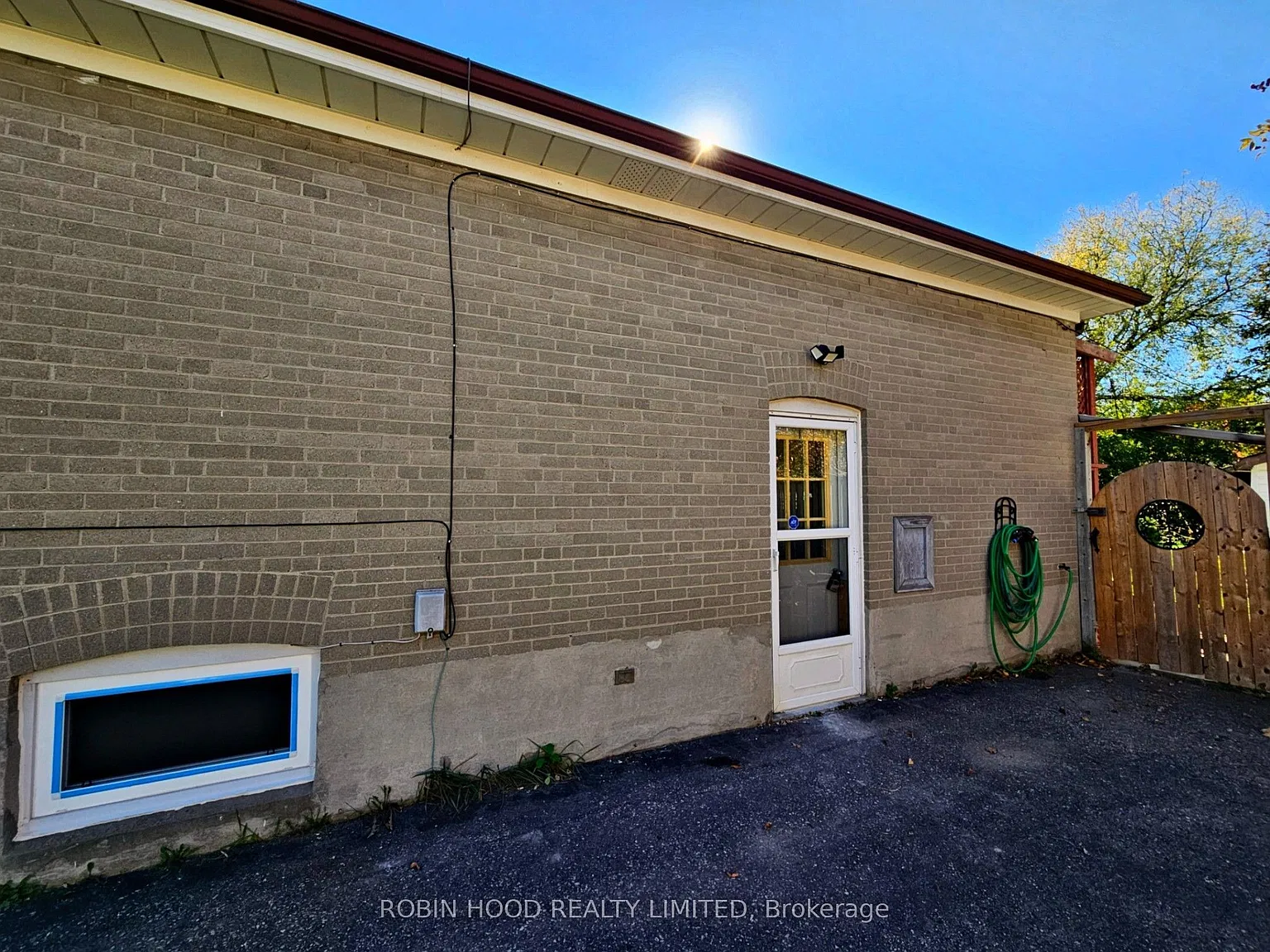 5 bed, $1,900 — Photo 2