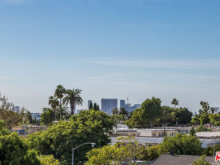 1318 N Vista St — Photo 27