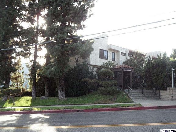 4th image of 3200 Fairesta St APT 13