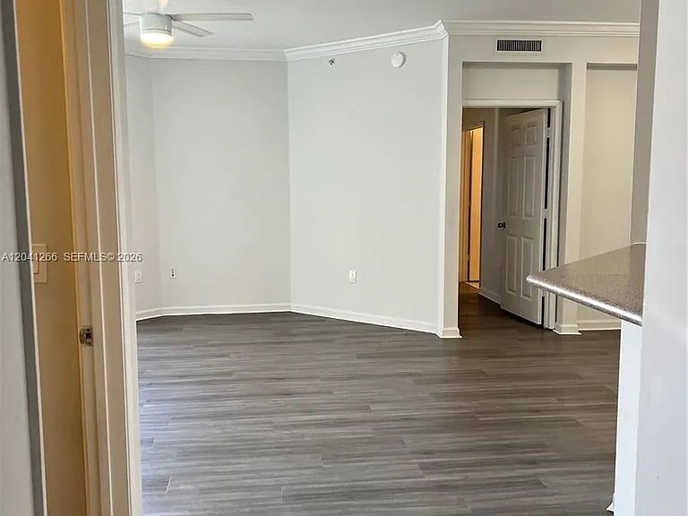 1919 Van Buren St #818A — Photo 2
