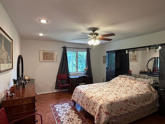 5th image of 5 Hanover Ct