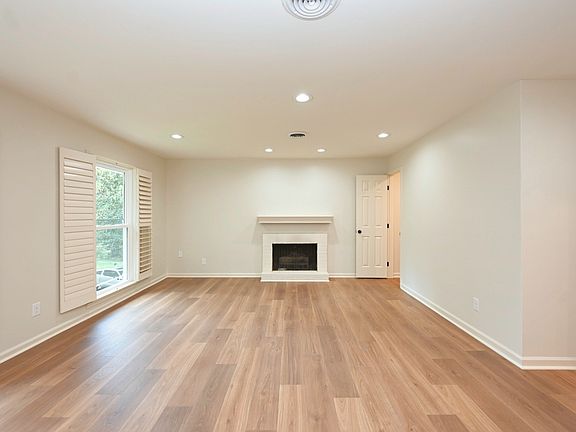 4th image of 103 Jefferson Dr