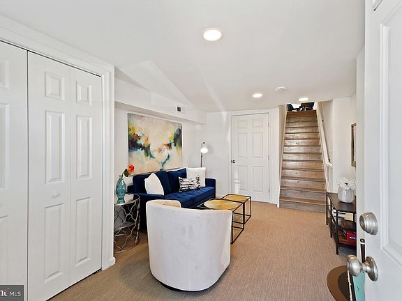 3rd image of 3731 Falls Rd