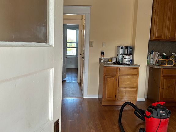 2nd image of 708 Reading Ave