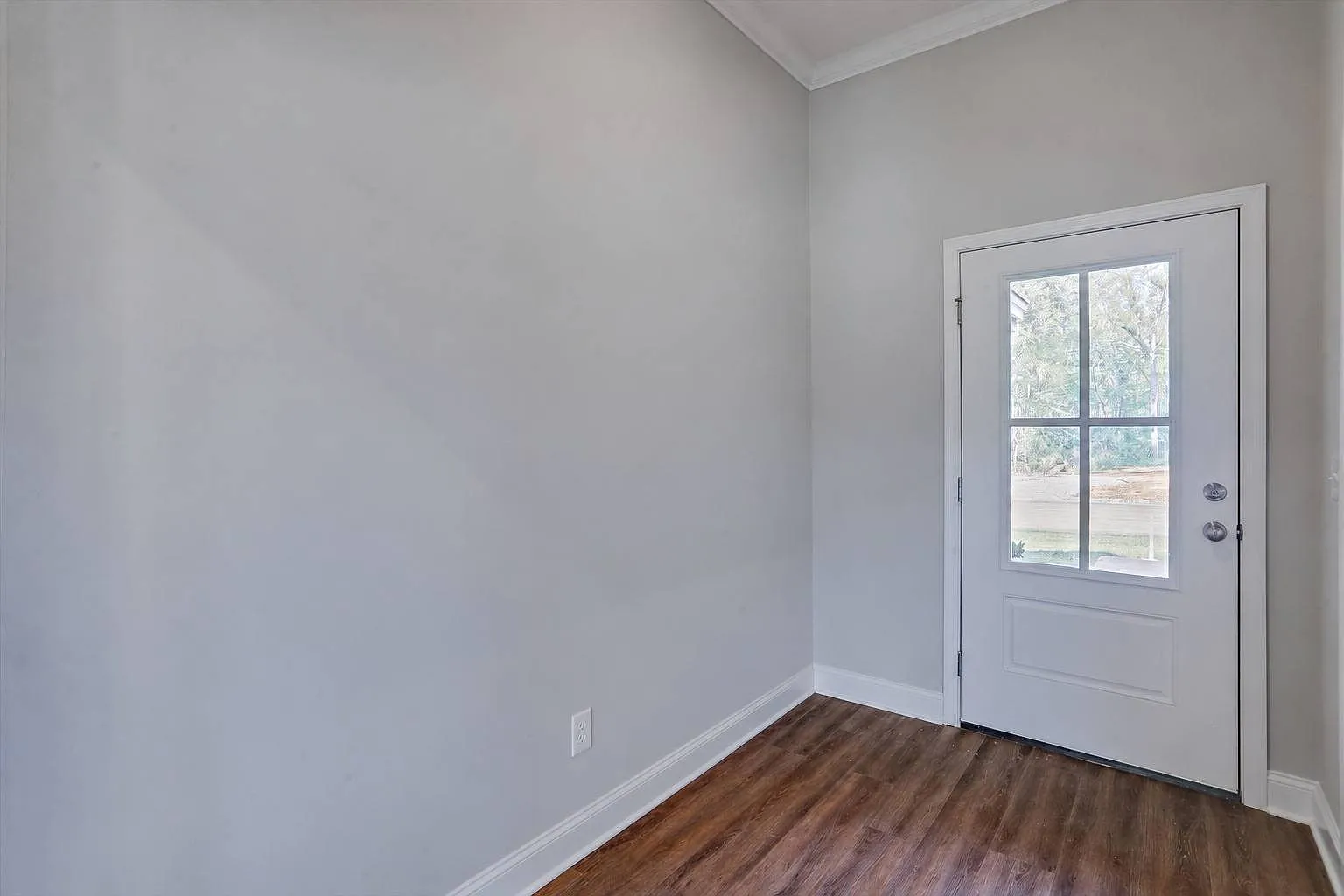 4 bed, 2.0 bath, 1788 sqft, $2,300 — Photo 4