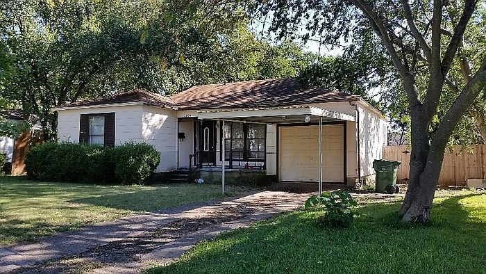 1st image of 1504 Lakewood Dr