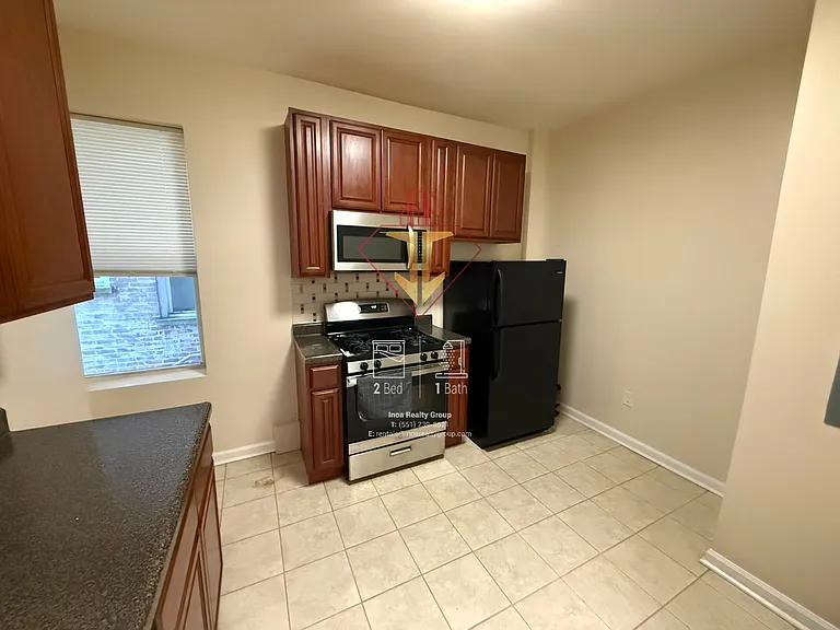 146-150 Manhattan Ave #3 — Photo 3