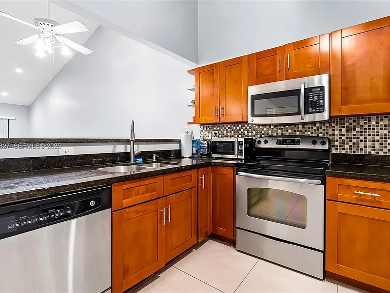 505 NE 199th Ln #2A — Photo 4