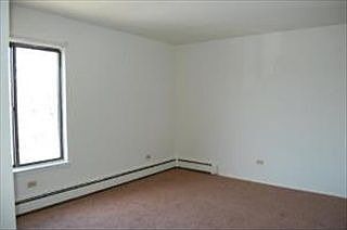 4th image of 492 Gregory Ave