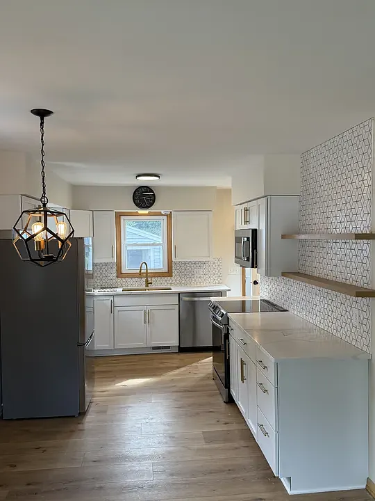 3 bed, 1080 sqft, $1,800 — Photo 1