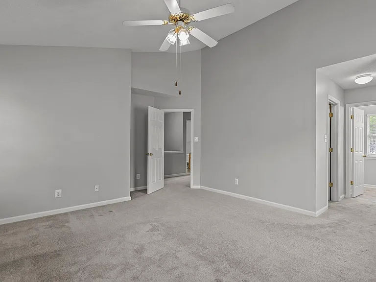 5316 Corinthian Way — Photo 20