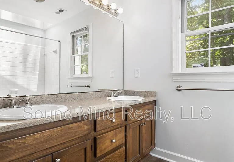 112 Lomond Ln — Photo 14