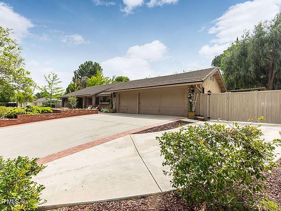 3rd image of 1362 Equestrian Ave