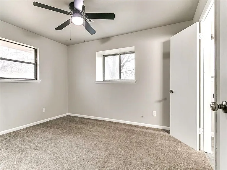 923 SW 3rd St — Photo 27