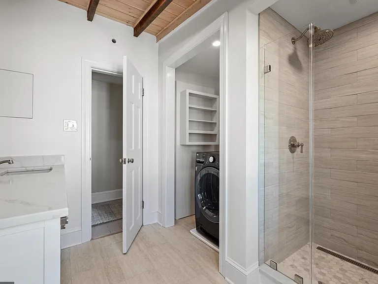 6 E Cecil St — Photo 22