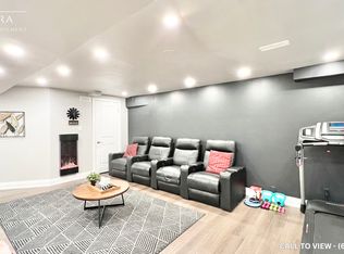 5091 Rising Star Ct #2, Mississauga, ON L5R2W5