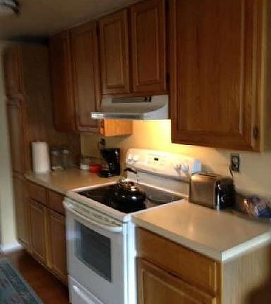 3rd image of 1016 Knight Ln