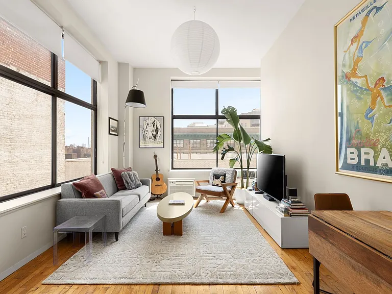 310 E 23rd St #10E — Photo 2
