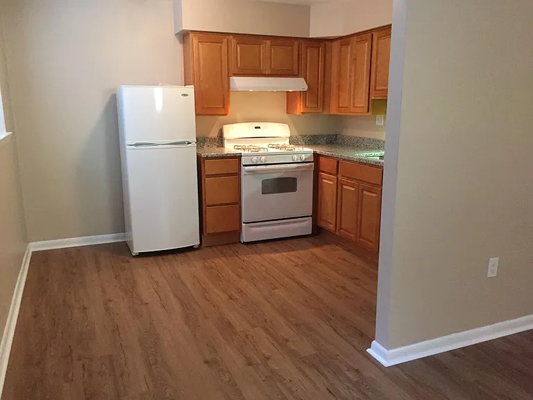 200 W Evergreen Ave #1 — Photo 3