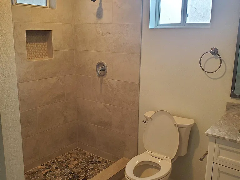 521 N Alameda Blvd — Photo 9