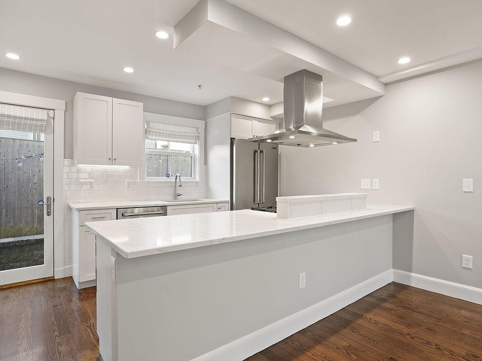 Kitchen, 1st floor (vacant)