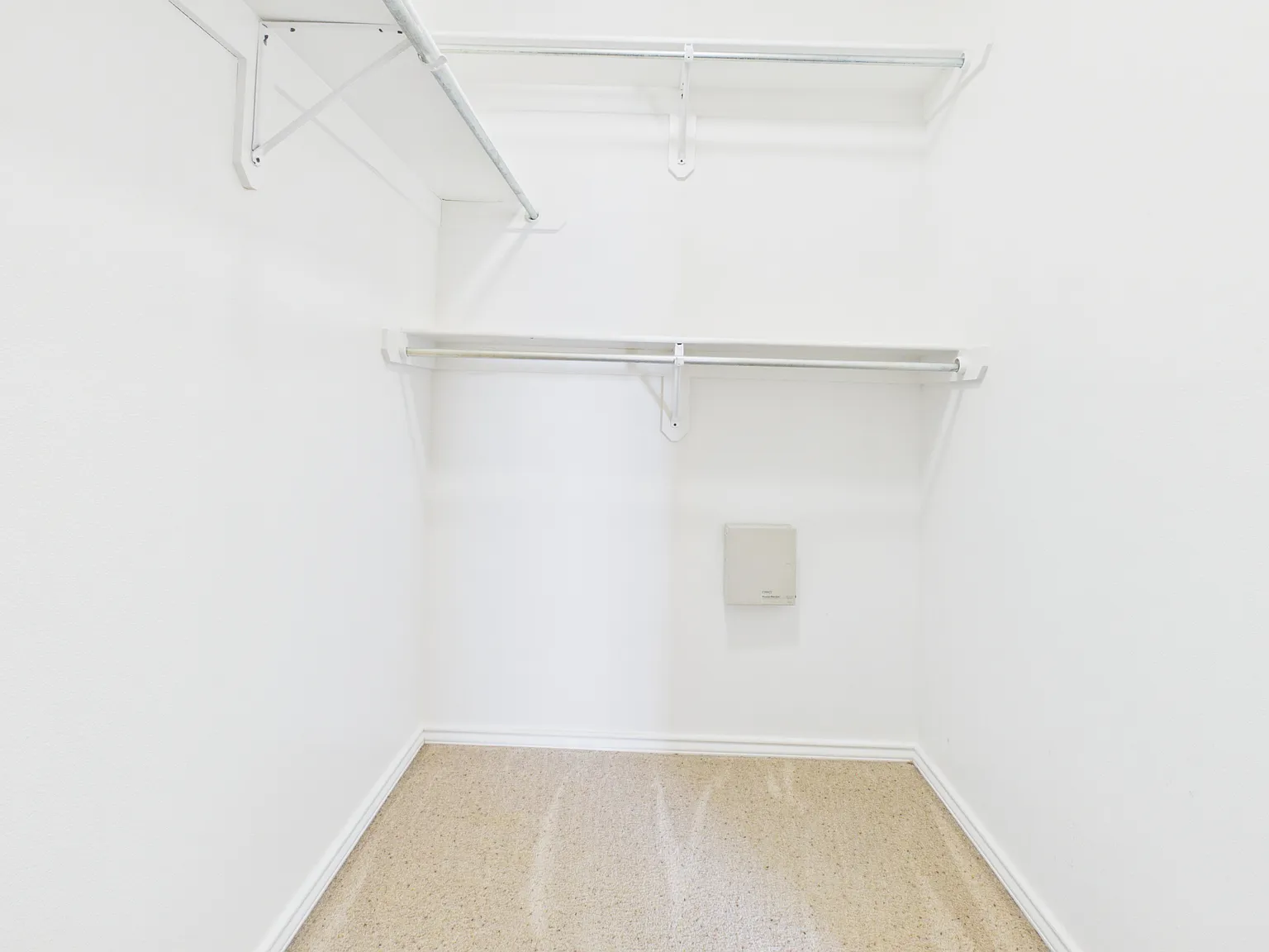 3 bed, 1577 sqft, $1,800 — Photo 1