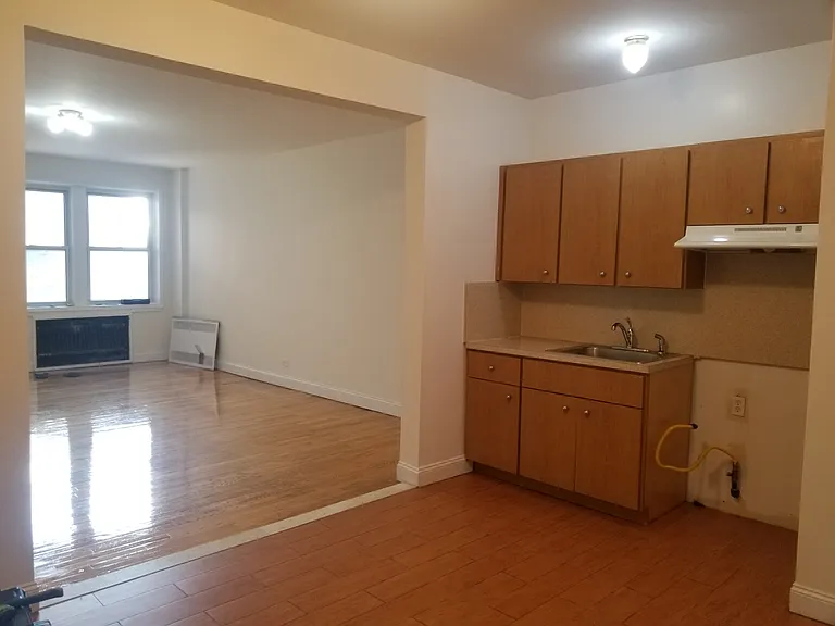 1 74th St #3G — Photo 5