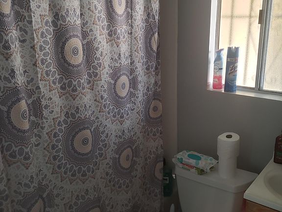 4th image of 1144 1/2 Orme Ave