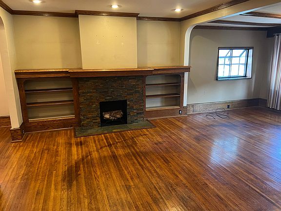 5th image of 272 Sterling Ave #1