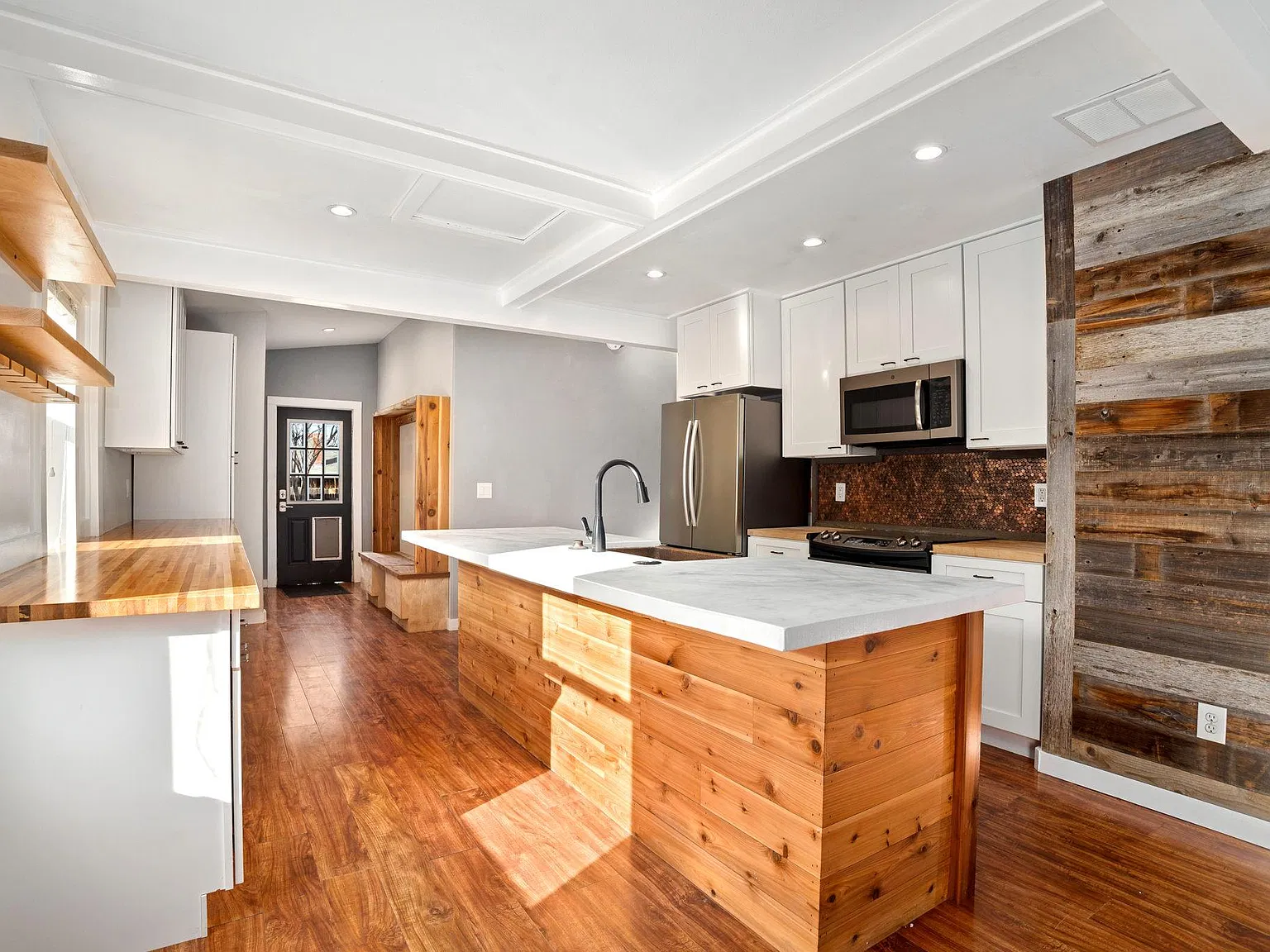 2 bed, 1102 sqft, $2,750 — Photo 4