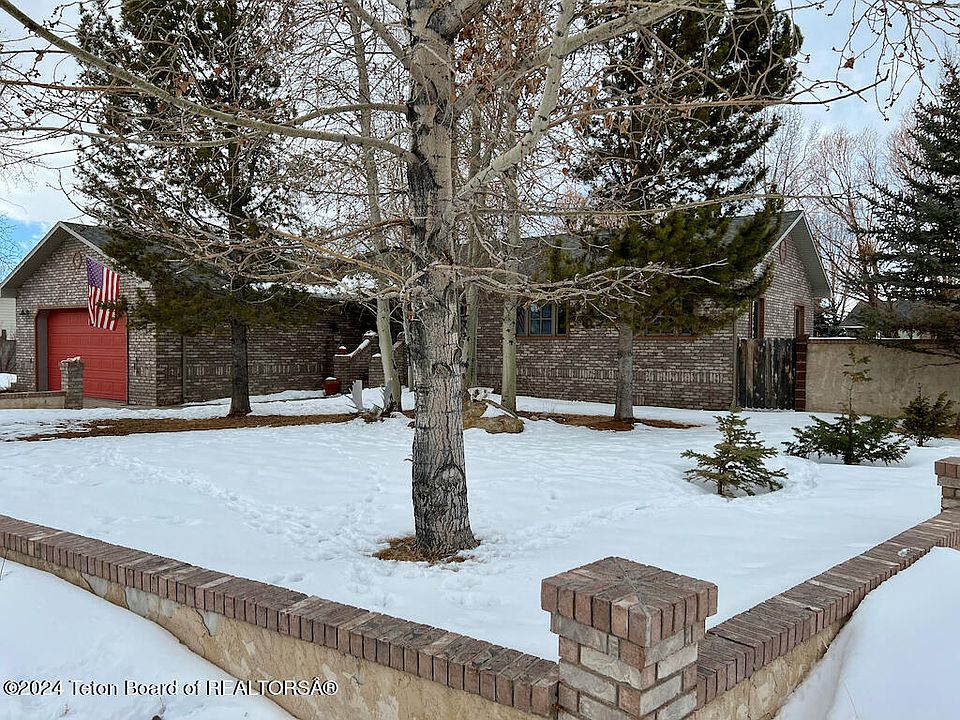 1st image of 410 S Jackson Ave