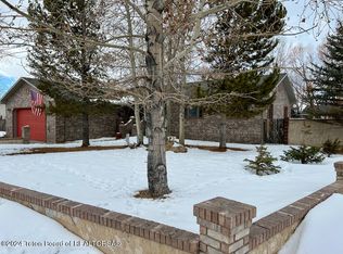 410 S Jackson Ave, Pinedale, WY 82941