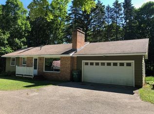 2250 Tor Ln, Petoskey, MI 49770