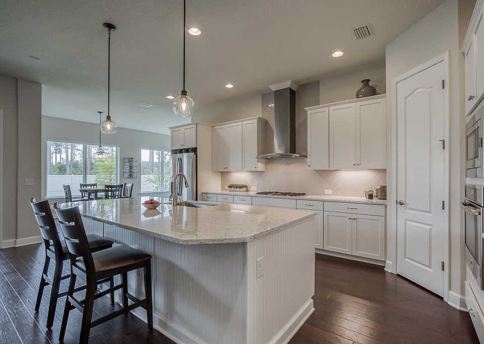 1st image of 214 Chancellor Ct