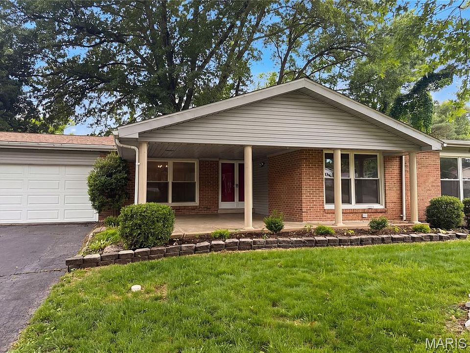 1st image of 207 Renaldo Dr