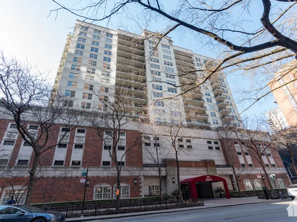 21 W Chestnut St APT 1607, Chicago, IL 60610