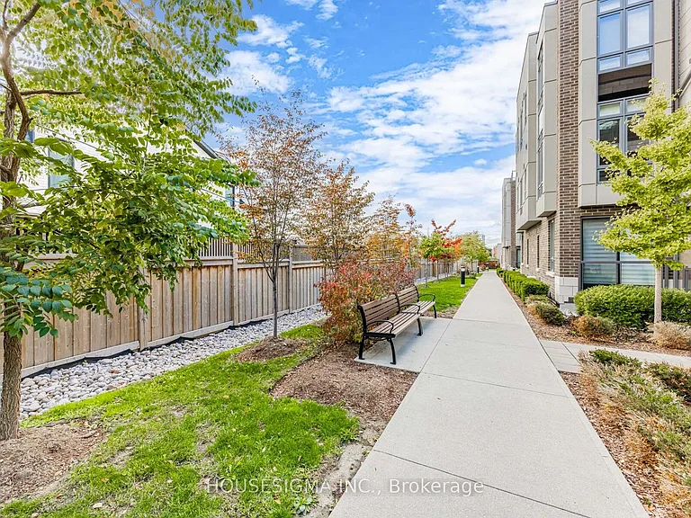 713 Lawrence Ave W #5 — Photo 24