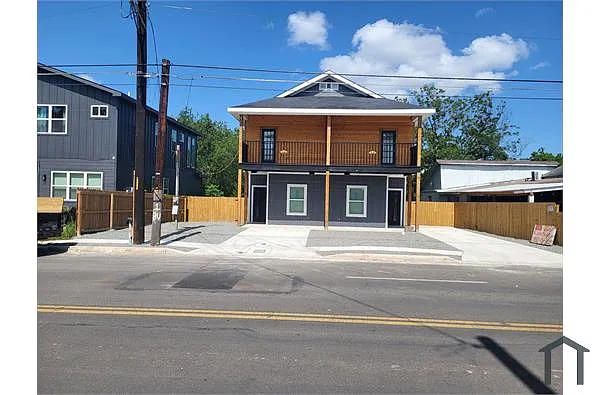 Building Photo - 826 S Walters #2