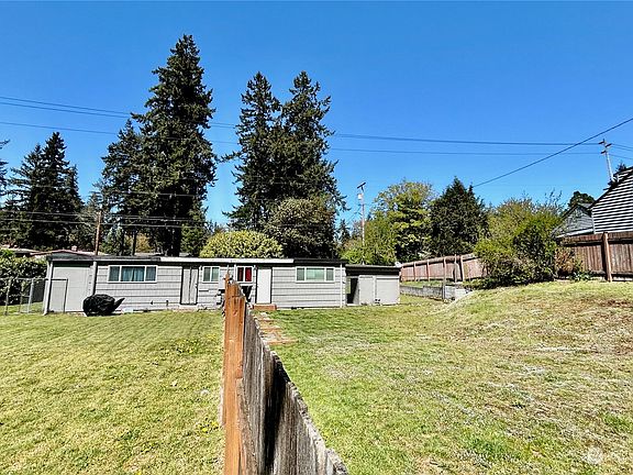 4th image of 9810 Kenwood Drive SW