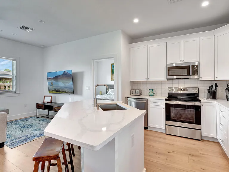 27841 Wisconsin St — Photo 30