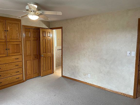 Master Bedroom/Bath entry