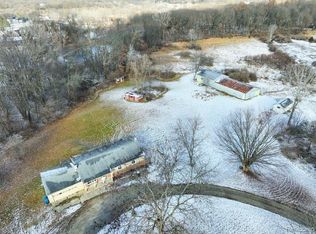 18580 Daymon Dr, Gregory, MI 48137