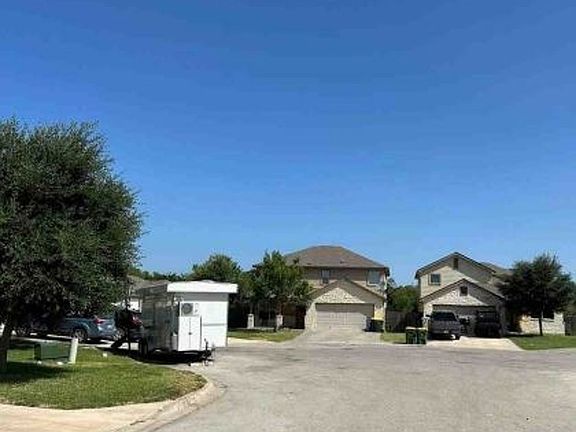 Exterior Neighborhood (street photo)