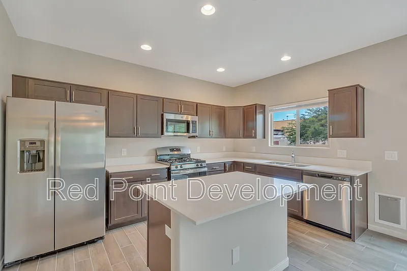 3801 W Goshen Dr