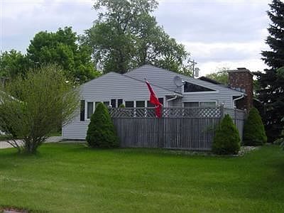 3rd image of 1200 E Congress St