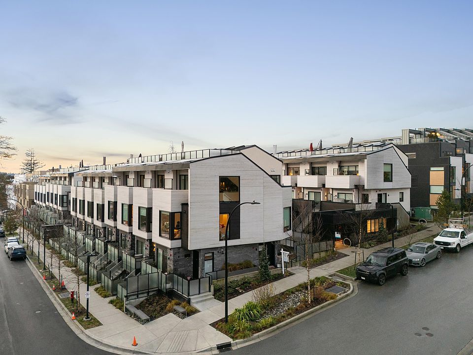 1st image of 650 E 2nd St #122