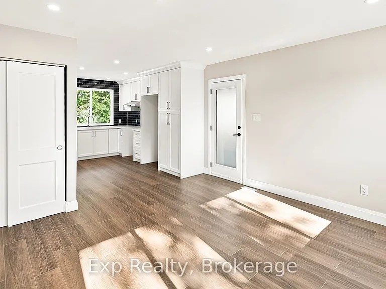 372 Major St #B — Photo 7